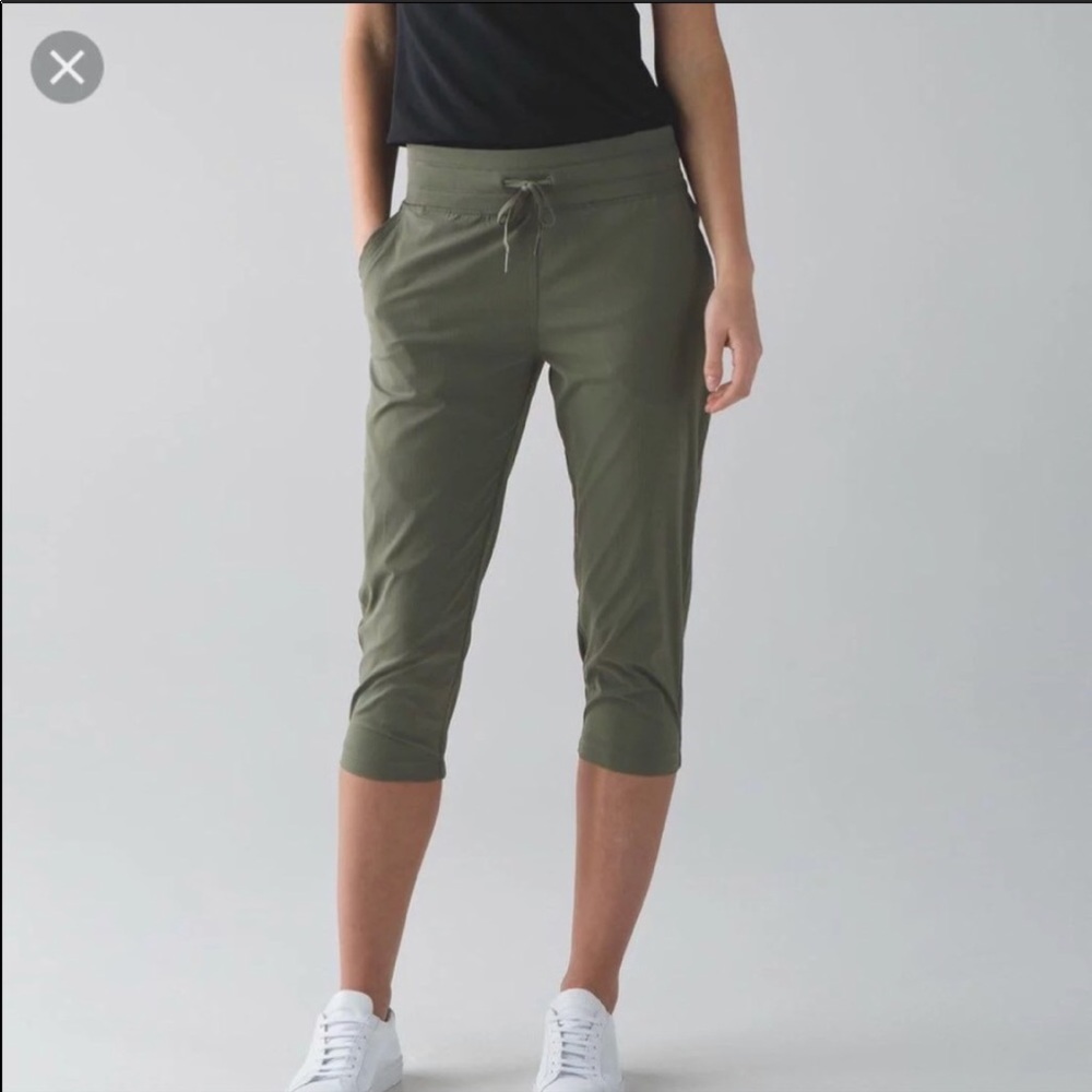 NWT Lululemon Dance Studio Crops II